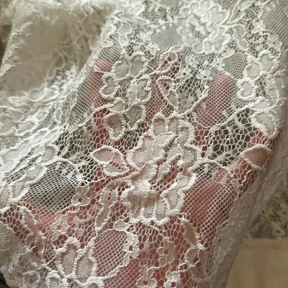 Lovers + Friends White Sheer Lace Long Sleeve Blouse🤍🤍🤍 - Picture 5 of 9